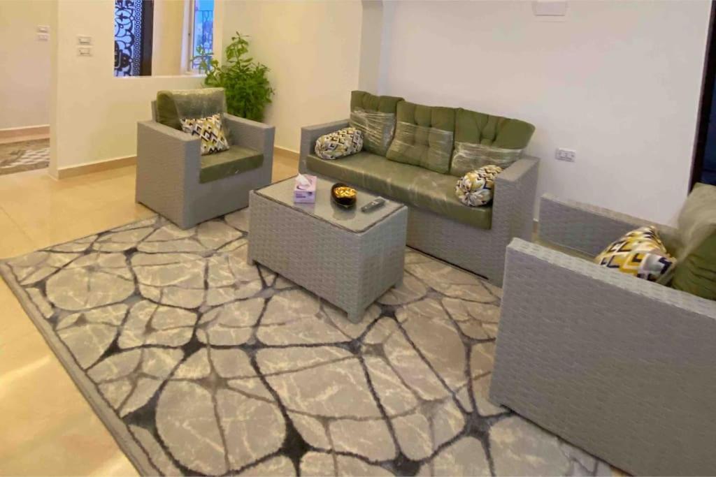 بيت العُمري Umm Qays Extérieur photo