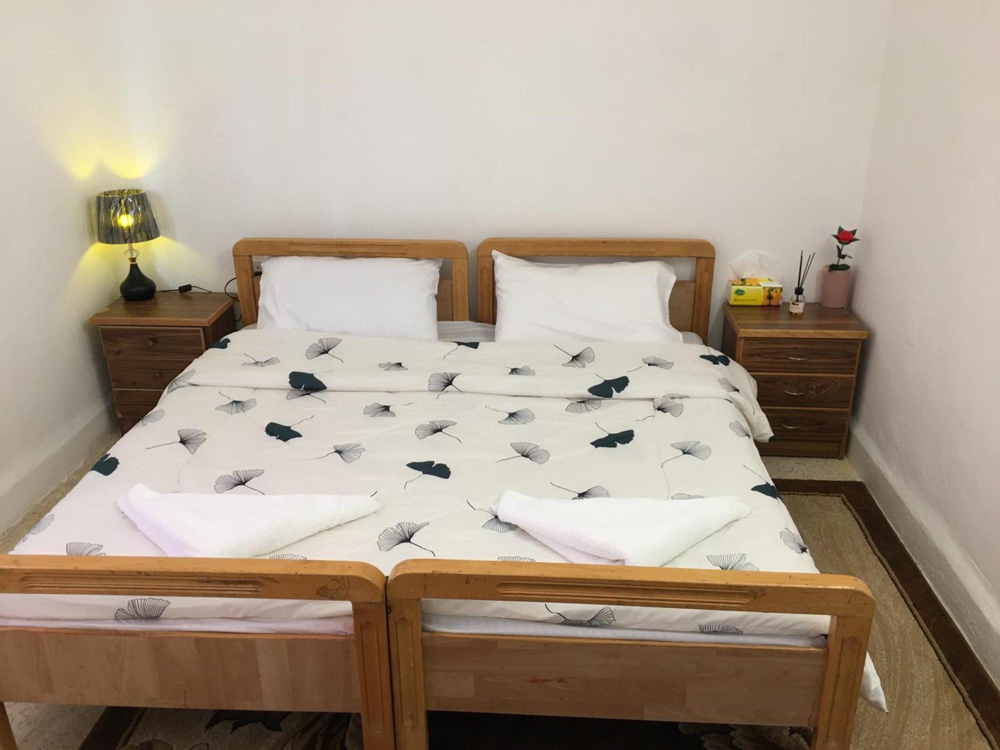 بيت العُمري Umm Qays Extérieur photo