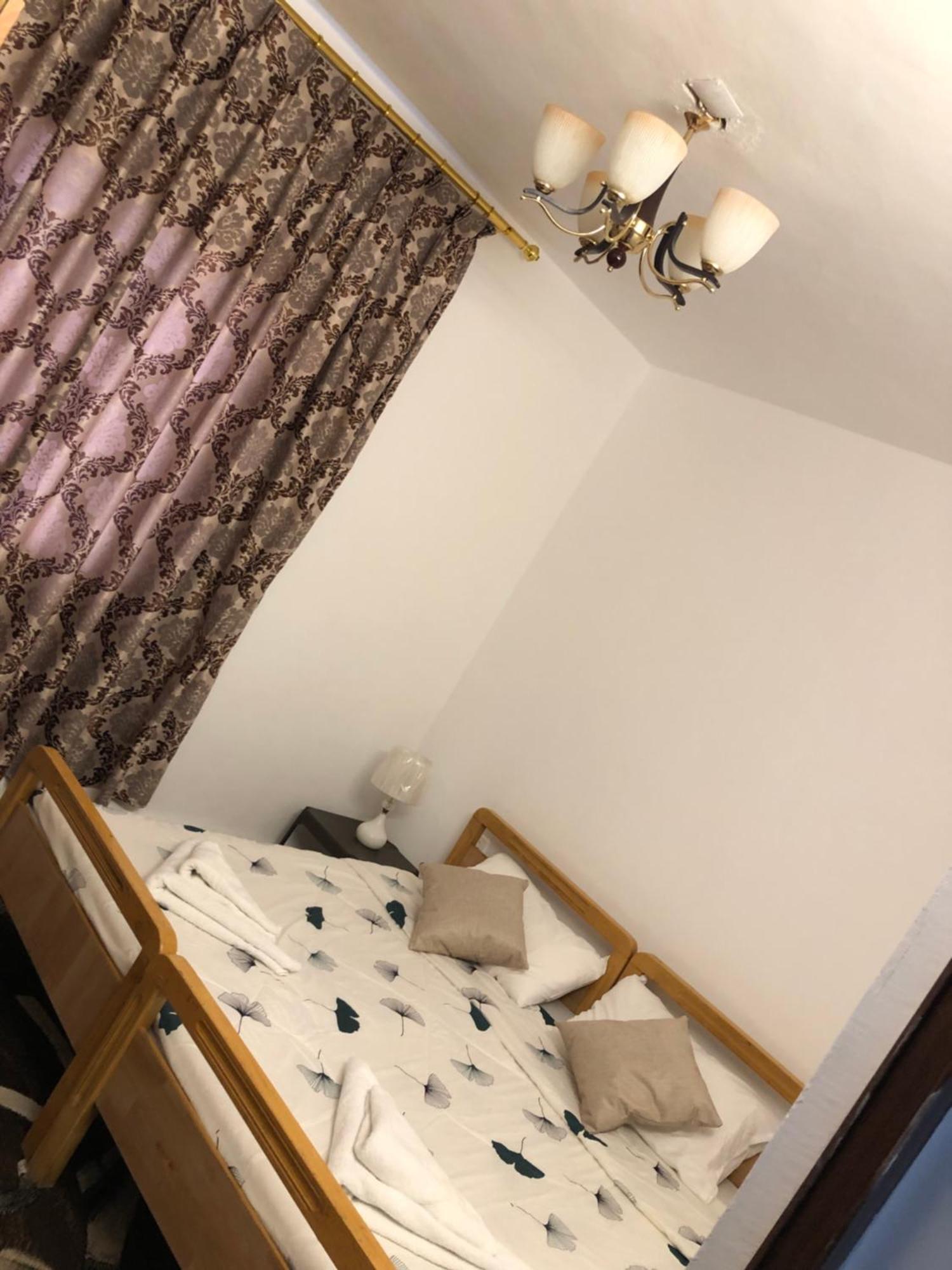 بيت العُمري Umm Qays Extérieur photo